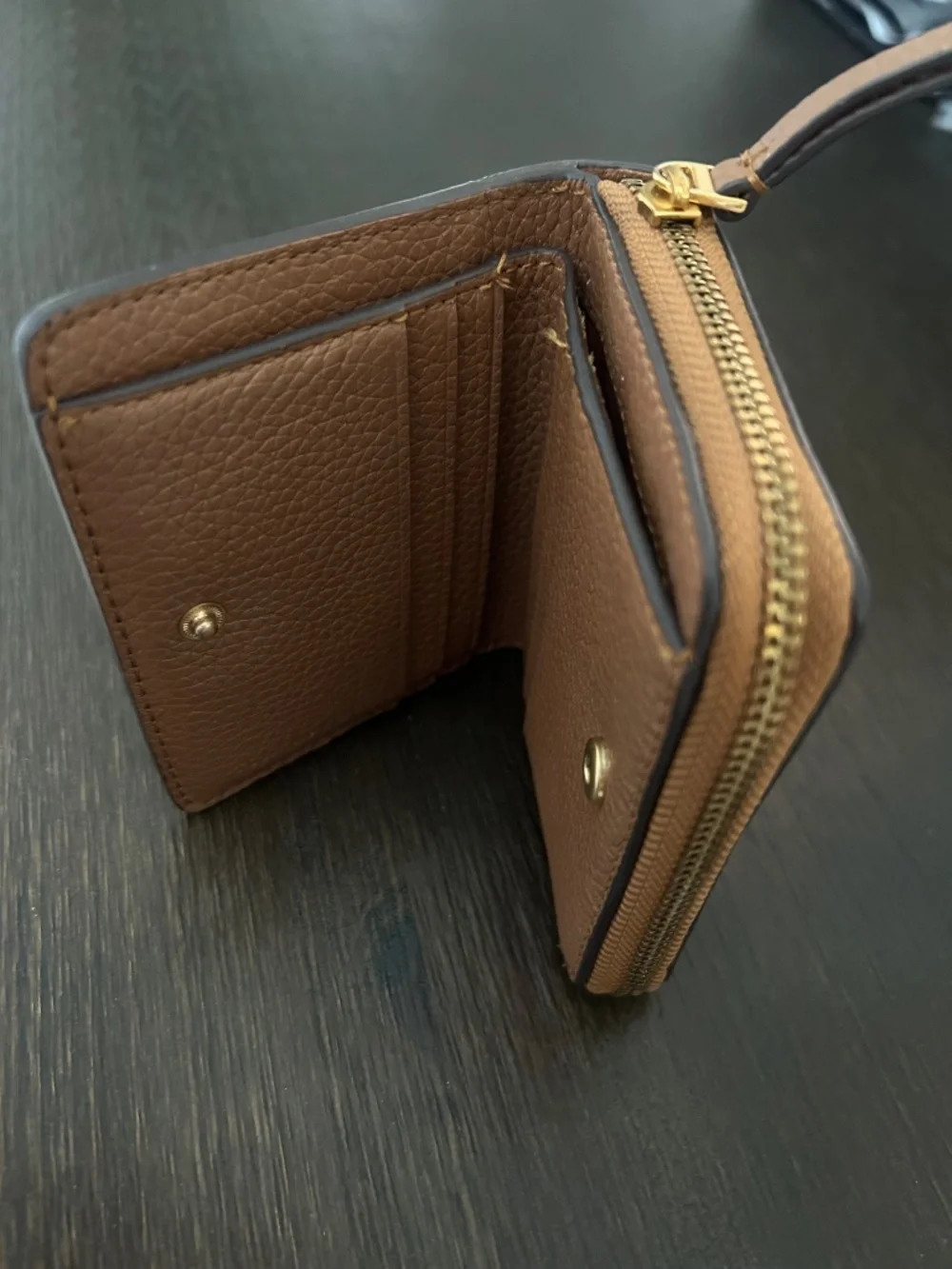 Tory Burch Logo Wallet - Picture 5 of 7